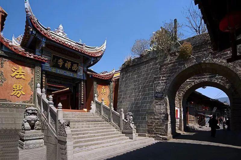 深度交流,来废品收购站回收破旧的木板吗?寻找答案